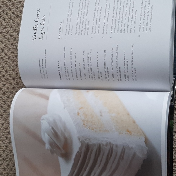 Sweet Cravings Cookbook massive size over 580 pages - Picture 9 of 17